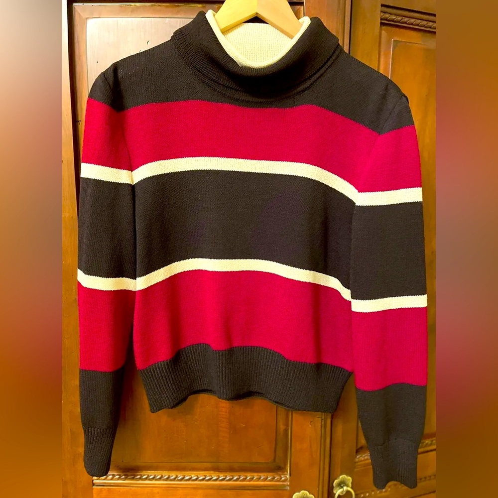 BEAUTIFUL ELEGANT ST JOHN SPORT SANTANA KNIT MULTICOLOR SWEATER
